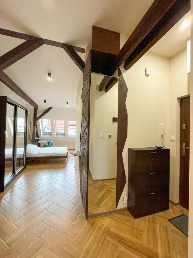 Long Attic Studio Poznań Buitenkant foto